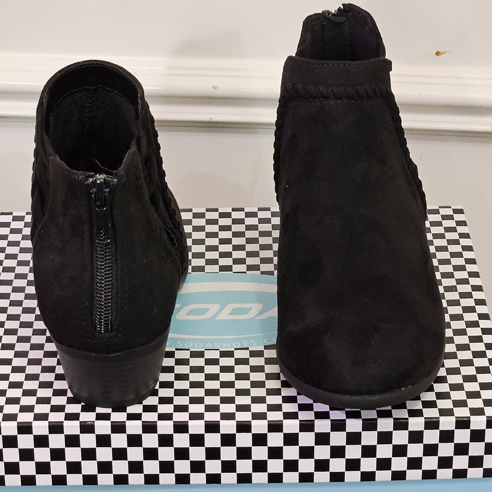 Soda Black Faux Suede Ankle Booties, Size 7, NIB,NWOT - Picture 3 of 16